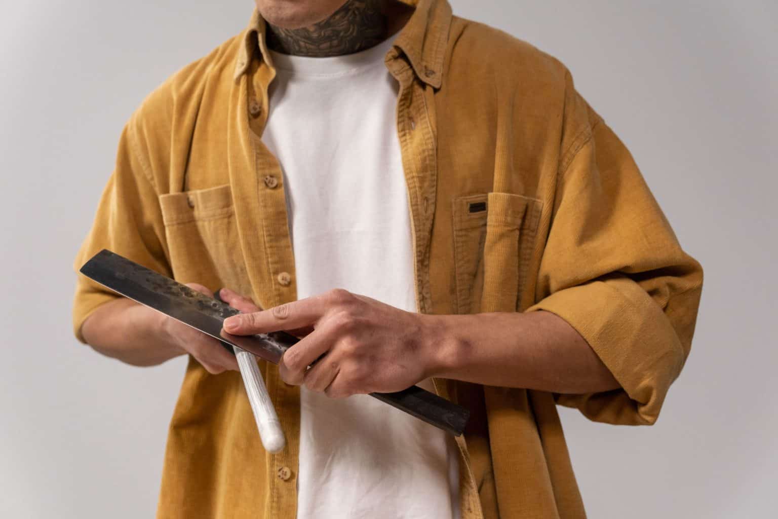 Sharpening a chopping knife